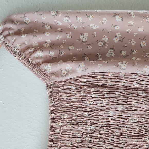 Flower & Feather Smocked Long Sleeve Floral Midi Dress Medium - Picture 10 of 16